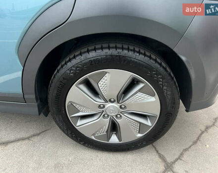 Зелений Хендай Kona, об'ємом двигуна 0 л та пробігом 50 тис. км за 18500 $, фото 9 на Automoto.ua