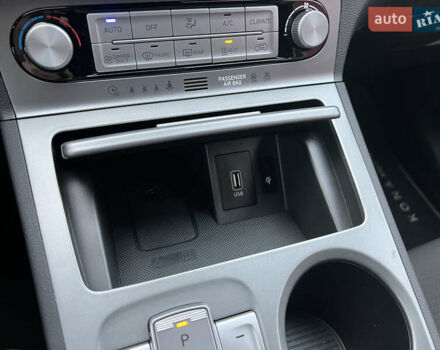 Зелений Хендай Kona, об'ємом двигуна 0 л та пробігом 50 тис. км за 18500 $, фото 20 на Automoto.ua