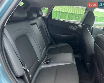 Зелений Хендай Kona, об'ємом двигуна 0 л та пробігом 50 тис. км за 18500 $, фото 43 на Automoto.ua