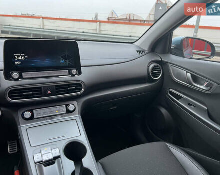 Зелений Хендай Kona, об'ємом двигуна 0 л та пробігом 50 тис. км за 18500 $, фото 37 на Automoto.ua