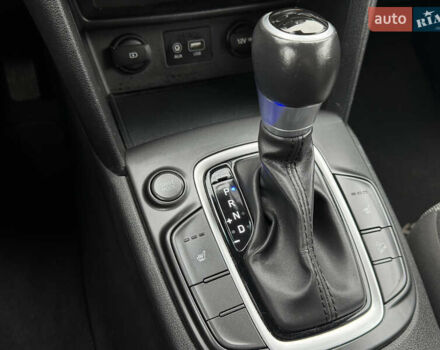 Оранжевый Хендай Kona, объемом двигателя 2 л и пробегом 106 тыс. км за 14600 $, фото 18 на Automoto.ua