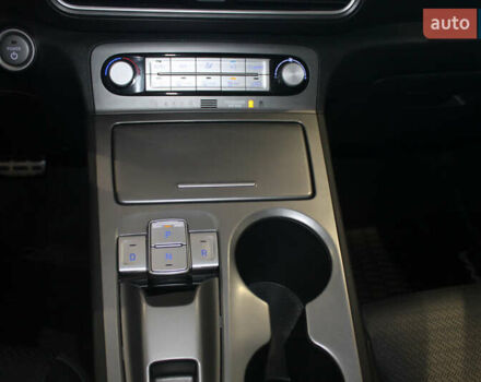 Оранжевый Хендай Kona, объемом двигателя 0 л и пробегом 79 тыс. км за 14700 $, фото 5 на Automoto.ua