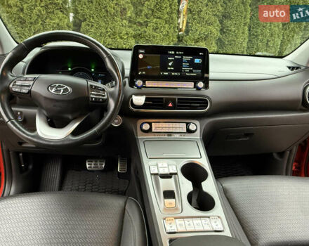 Оранжевый Хендай Kona, объемом двигателя 0 л и пробегом 78 тыс. км за 18950 $, фото 32 на Automoto.ua