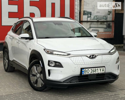 Белый Хендай Kona Electric, объемом двигателя 0 л и пробегом 78 тыс. км за 19700 $, фото 6 на Automoto.ua