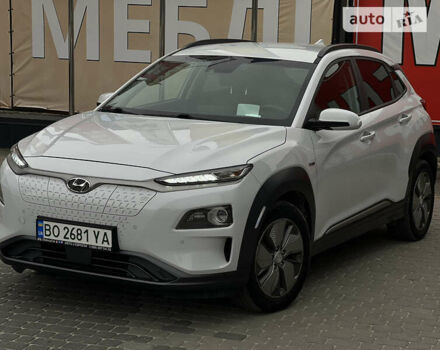 Белый Хендай Kona Electric, объемом двигателя 0 л и пробегом 78 тыс. км за 19700 $, фото 5 на Automoto.ua