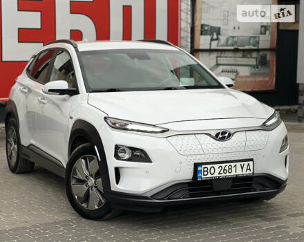 Белый Хендай Kona Electric, объемом двигателя 0 л и пробегом 78 тыс. км за 19700 $, фото 8 на Automoto.ua