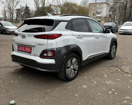 Белый Хендай Kona Electric, объемом двигателя 0 л и пробегом 67 тыс. км за 17500 $, фото 7 на Automoto.ua