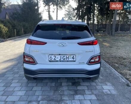 Белый Хендай Kona Electric, объемом двигателя 0 л и пробегом 111 тыс. км за 16500 $, фото 10 на Automoto.ua