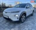 Белый Хендай Kona Electric, объемом двигателя 0 л и пробегом 111 тыс. км за 16500 $, фото 2 на Automoto.ua