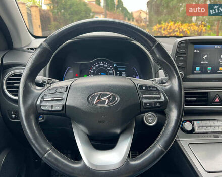 Белый Хендай Kona Electric, объемом двигателя 0 л и пробегом 93 тыс. км за 14790 $, фото 12 на Automoto.ua