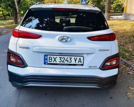 Белый Хендай Kona Electric, объемом двигателя 0 л и пробегом 107 тыс. км за 16500 $, фото 9 на Automoto.ua