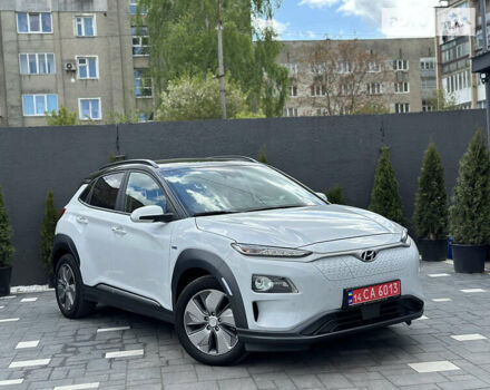 Білий Хендай Kona Electric, об'ємом двигуна 0 л та пробігом 75 тис. км за 18990 $, фото 64 на Automoto.ua