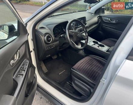 Белый Хендай Kona Electric, объемом двигателя 0 л и пробегом 110 тыс. км за 16300 $, фото 14 на Automoto.ua