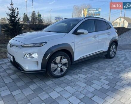 Белый Хендай Kona Electric, объемом двигателя 0 л и пробегом 111 тыс. км за 16500 $, фото 12 на Automoto.ua