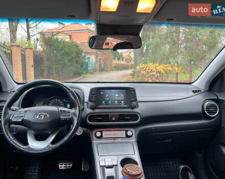 Белый Хендай Kona Electric, объемом двигателя 0 л и пробегом 93 тыс. км за 14790 $, фото 19 на Automoto.ua
