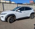 Белый Хендай Kona Electric, объемом двигателя 0 л и пробегом 119 тыс. км за 15500 $, фото 5 на Automoto.ua