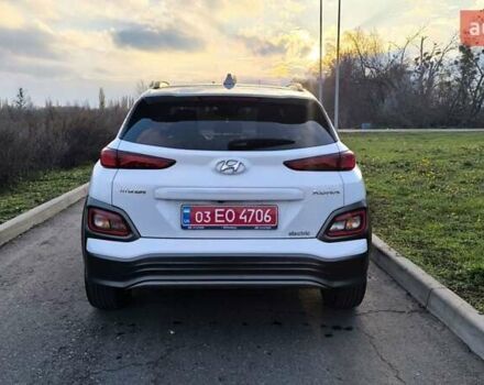 Белый Хендай Kona Electric, объемом двигателя 0 л и пробегом 210 тыс. км за 16500 $, фото 3 на Automoto.ua