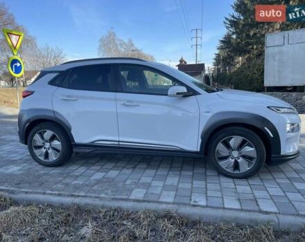 Белый Хендай Kona Electric, объемом двигателя 0 л и пробегом 111 тыс. км за 16500 $, фото 6 на Automoto.ua