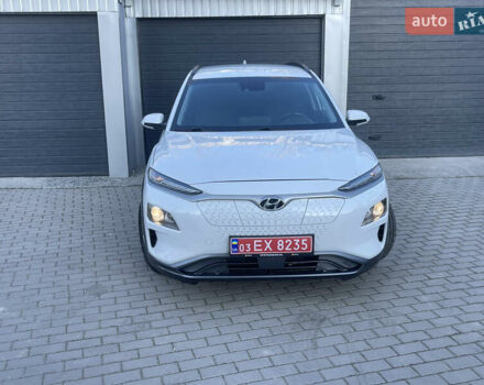 Белый Хендай Kona Electric, объемом двигателя 0 л и пробегом 86 тыс. км за 15550 $, фото 8 на Automoto.ua