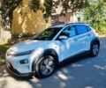Белый Хендай Kona Electric, объемом двигателя 0 л и пробегом 107 тыс. км за 16500 $, фото 7 на Automoto.ua