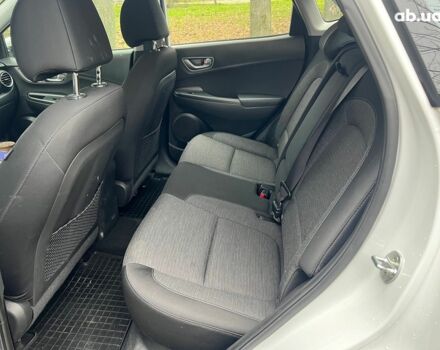 Белый Хендай Kona Electric, объемом двигателя 0 л и пробегом 93 тыс. км за 14790 $, фото 21 на Automoto.ua