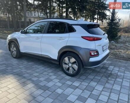 Белый Хендай Kona Electric, объемом двигателя 0 л и пробегом 111 тыс. км за 16500 $, фото 3 на Automoto.ua