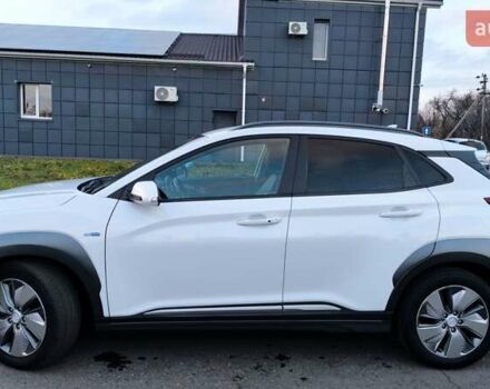 Белый Хендай Kona Electric, объемом двигателя 0 л и пробегом 210 тыс. км за 16500 $, фото 11 на Automoto.ua