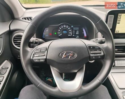Белый Хендай Kona Electric, объемом двигателя 0 л и пробегом 107 тыс. км за 16500 $, фото 28 на Automoto.ua