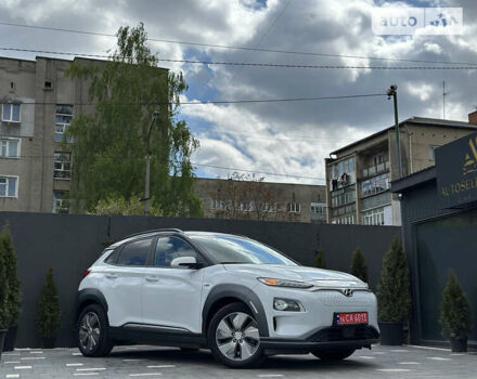 Білий Хендай Kona Electric, об'ємом двигуна 0 л та пробігом 75 тис. км за 18990 $, фото 17 на Automoto.ua