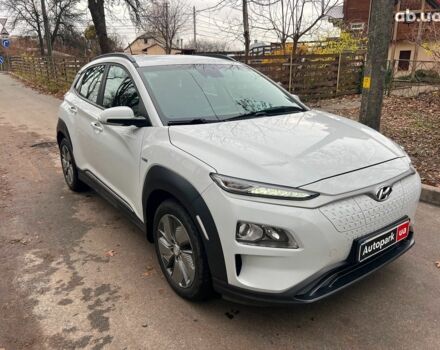 Белый Хендай Kona Electric, объемом двигателя 0 л и пробегом 93 тыс. км за 14790 $, фото 2 на Automoto.ua