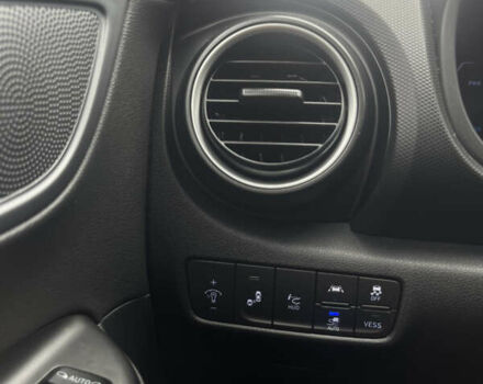 Белый Хендай Kona Electric, объемом двигателя 0 л и пробегом 113 тыс. км за 18500 $, фото 18 на Automoto.ua