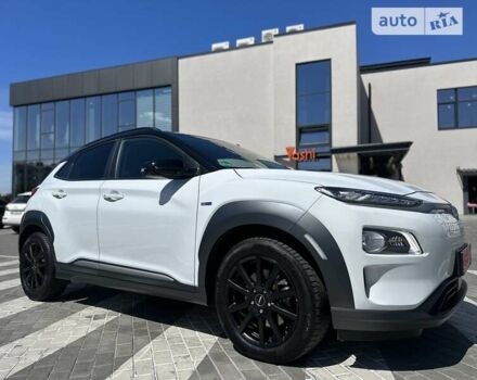 Білий Хендай Kona Electric, об'ємом двигуна 0 л та пробігом 37 тис. км за 18500 $, фото 6 на Automoto.ua