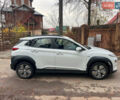 Белый Хендай Kona Electric, объемом двигателя 0 л и пробегом 93 тыс. км за 14790 $, фото 3 на Automoto.ua