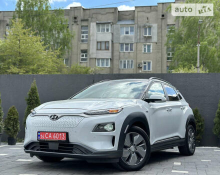 Білий Хендай Kona Electric, об'ємом двигуна 0 л та пробігом 75 тис. км за 18990 $, фото 69 на Automoto.ua