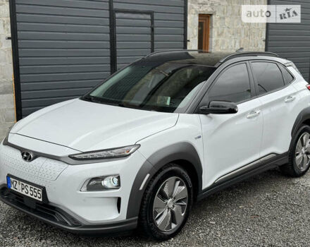 Білий Хендай Kona Electric, об'ємом двигуна 0 л та пробігом 67 тис. км за 18950 $, фото 27 на Automoto.ua