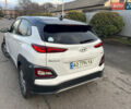 Белый Хендай Kona Electric, объемом двигателя 0 л и пробегом 110 тыс. км за 16300 $, фото 3 на Automoto.ua