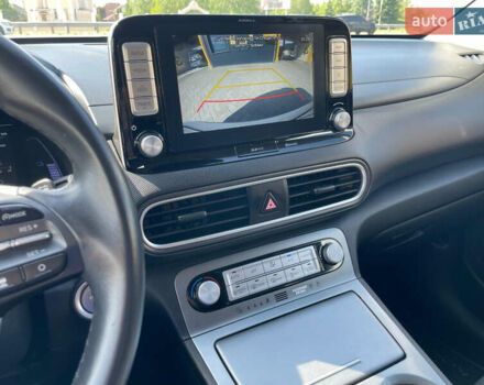 Білий Хендай Kona Electric, об'ємом двигуна 0 л та пробігом 118 тис. км за 17400 $, фото 17 на Automoto.ua