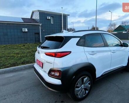 Белый Хендай Kona Electric, объемом двигателя 0 л и пробегом 210 тыс. км за 16500 $, фото 20 на Automoto.ua