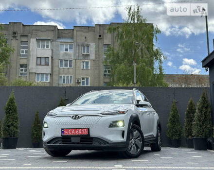 Білий Хендай Kona Electric, об'ємом двигуна 0 л та пробігом 75 тис. км за 18990 $, фото 67 на Automoto.ua