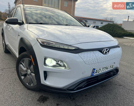 Белый Хендай Kona Electric, объемом двигателя 0 л и пробегом 110 тыс. км за 16300 $, фото 8 на Automoto.ua