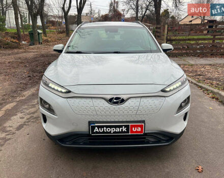 Белый Хендай Kona Electric, объемом двигателя 0 л и пробегом 93 тыс. км за 14790 $, фото 1 на Automoto.ua
