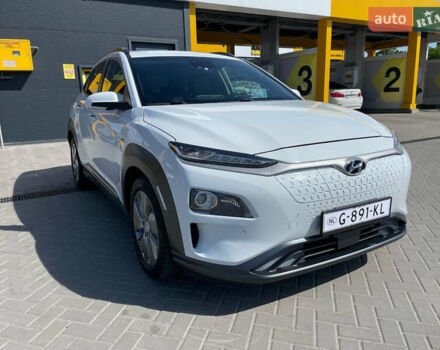 Білий Хендай Kona Electric, об'ємом двигуна 0 л та пробігом 118 тис. км за 17400 $, фото 4 на Automoto.ua
