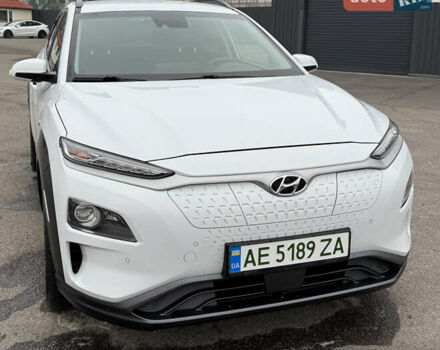 Білий Хендай Kona Electric, об'ємом двигуна 0 л та пробігом 97 тис. км за 17600 $, фото 1 на Automoto.ua