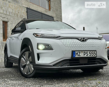 Білий Хендай Kona Electric, об'ємом двигуна 0 л та пробігом 67 тис. км за 18950 $, фото 14 на Automoto.ua