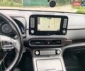 Белый Хендай Kona Electric, объемом двигателя 0 л и пробегом 107 тыс. км за 16500 $, фото 26 на Automoto.ua