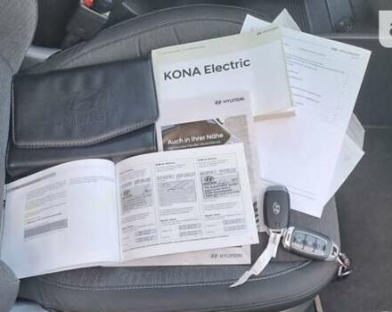 Белый Хендай Kona Electric, объемом двигателя 0 л и пробегом 68 тыс. км за 20700 $, фото 40 на Automoto.ua