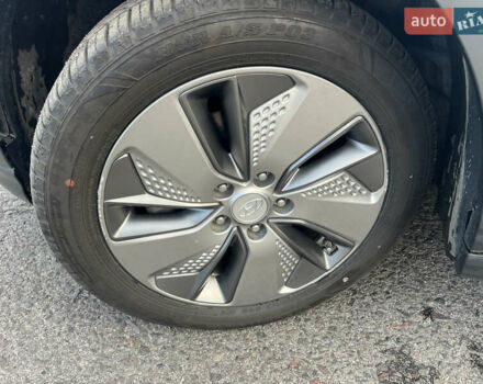 Белый Хендай Kona Electric, объемом двигателя 0 л и пробегом 110 тыс. км за 16300 $, фото 19 на Automoto.ua