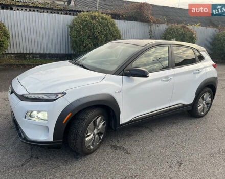 Белый Хендай Kona Electric, объемом двигателя 0 л и пробегом 110 тыс. км за 16300 $, фото 1 на Automoto.ua