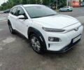 Белый Хендай Kona Electric, объемом двигателя 0 л и пробегом 107 тыс. км за 16500 $, фото 18 на Automoto.ua