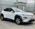 Белый Хендай Kona Electric, объемом двигателя 0 л и пробегом 86 тыс. км за 21900 $, фото 4 на Automoto.ua